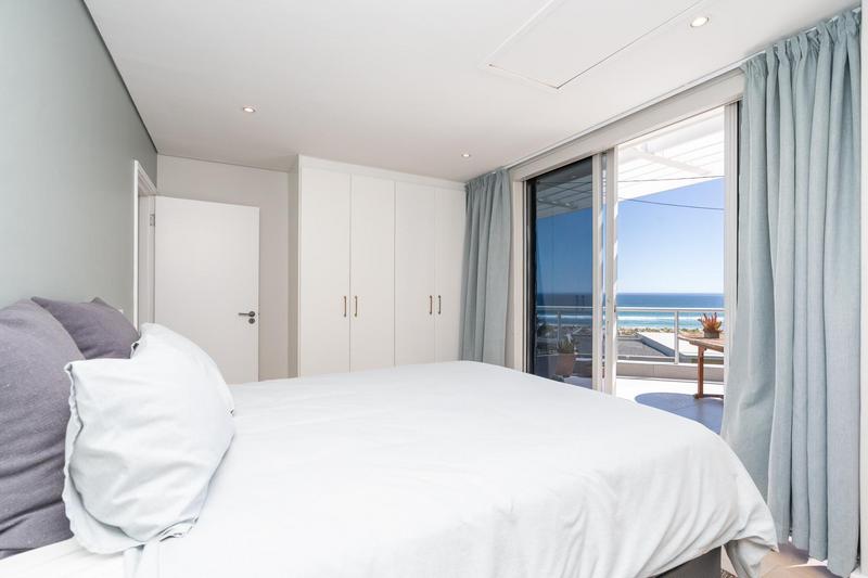 To Let 3 Bedroom Property for Rent in Dolphin Beach Western Cape